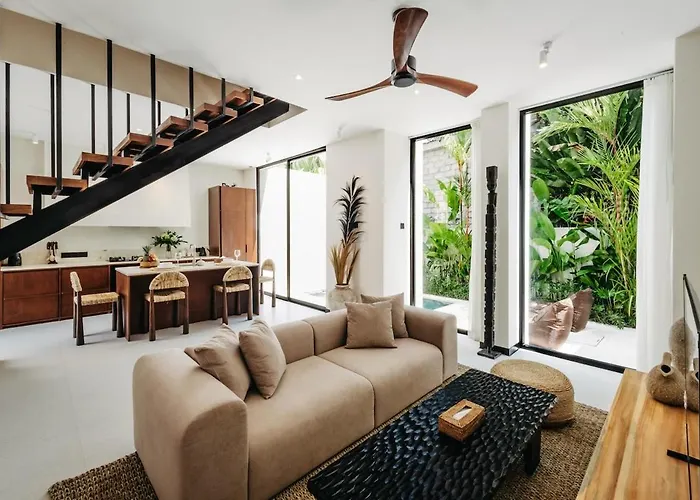 Stylish Tropical Escape With Pool & Garden Hébergement de vacances Mengwi