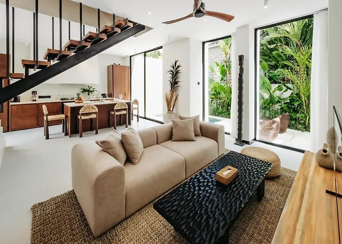 Stylish Tropical Escape With Pool & Garden Mengwi