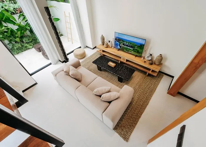 Vakantiehuis Stylish Tropical Escape With Pool & Garden