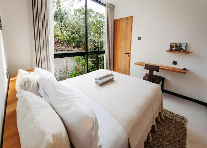 Hébergement de vacances Stylish Tropical Escape With Pool & Garden Mengwi
